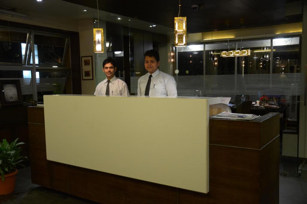Hotel Chandralok Лонавла Екстер'єр фото