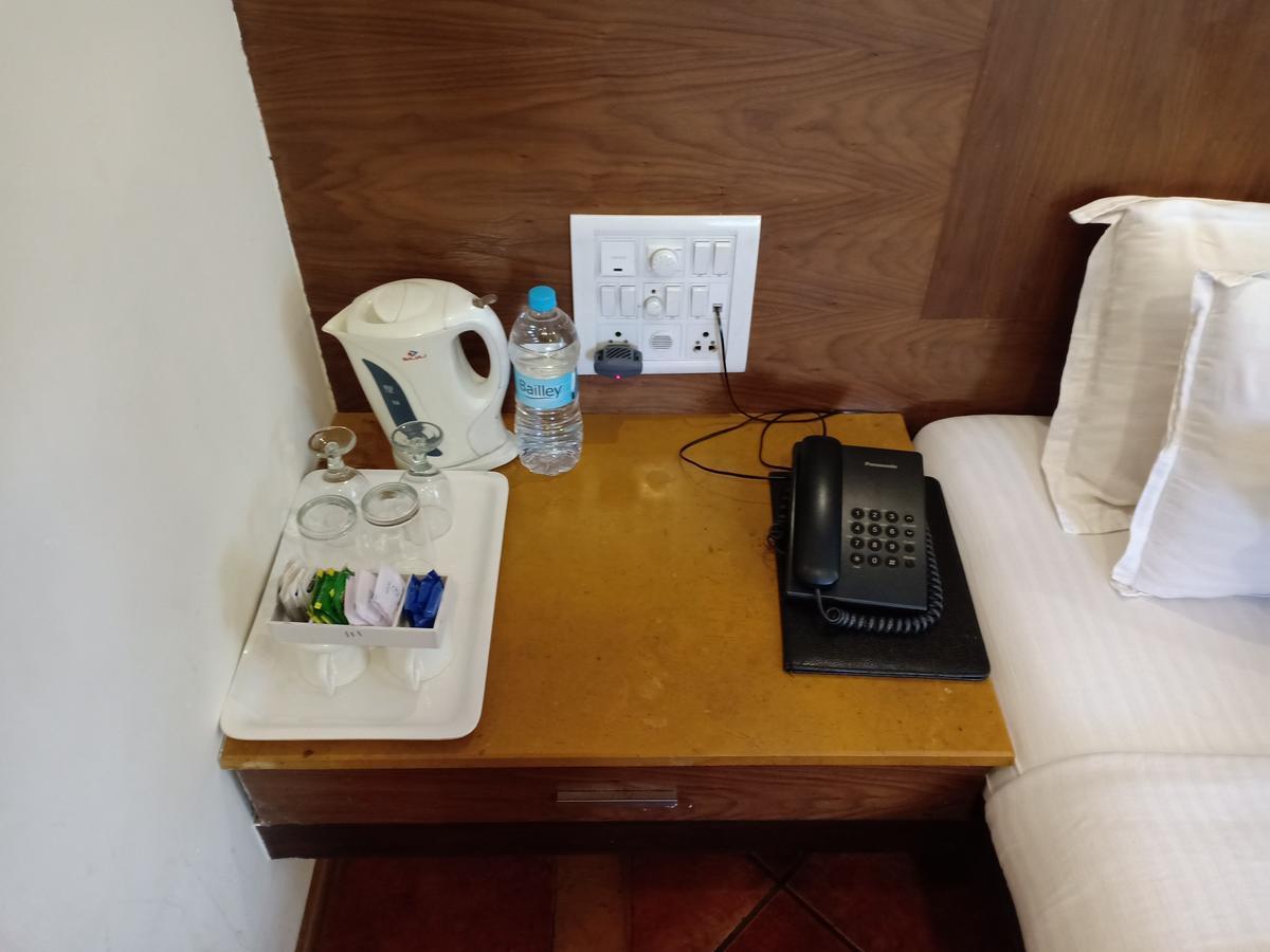 Hotel Chandralok Лонавла Екстер'єр фото