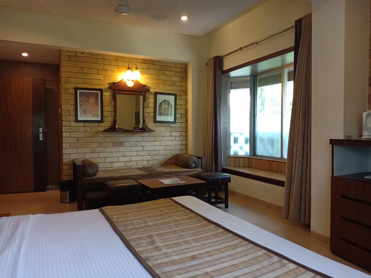 Hotel Chandralok Лонавла Екстер'єр фото