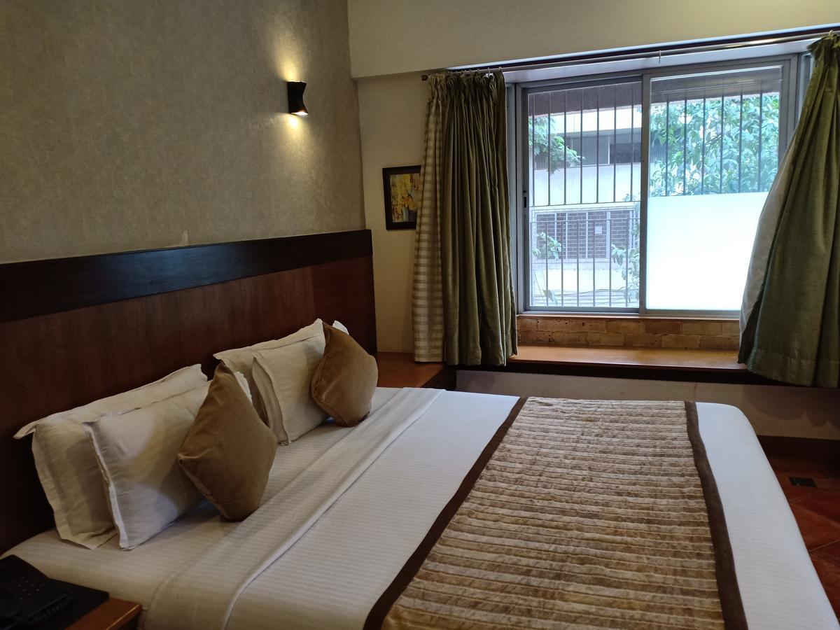 Hotel Chandralok Лонавла Екстер'єр фото