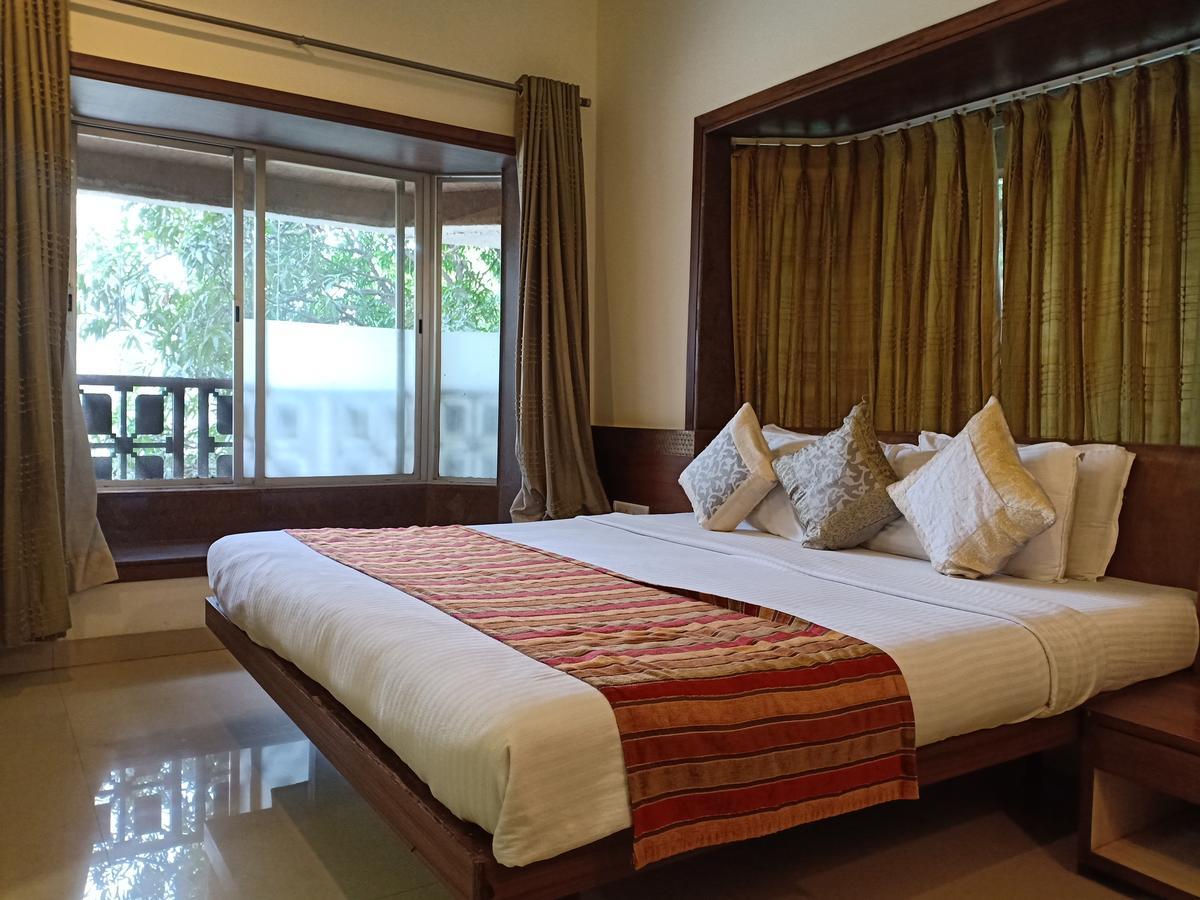 Hotel Chandralok Лонавла Екстер'єр фото
