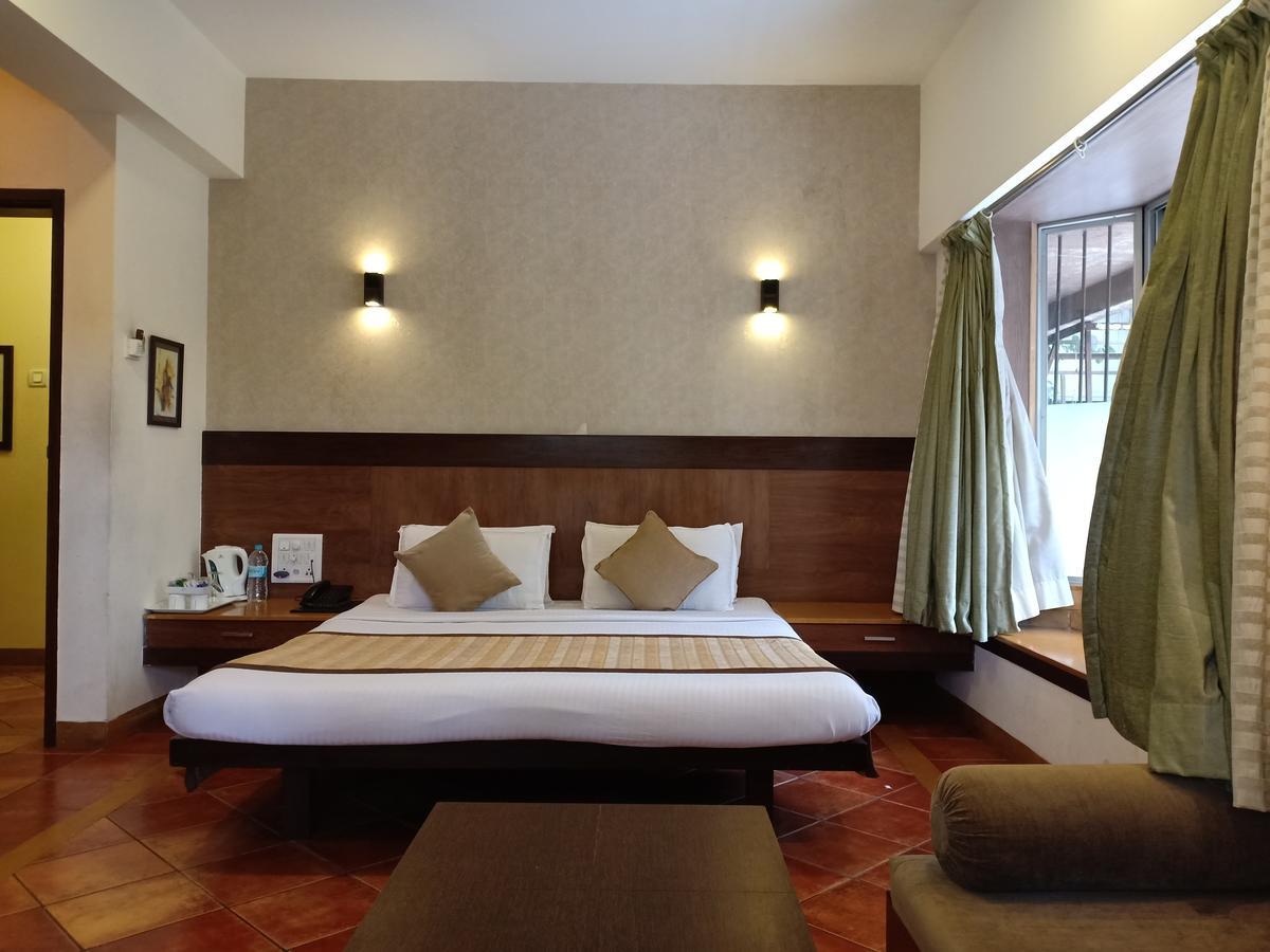 Hotel Chandralok Лонавла Екстер'єр фото