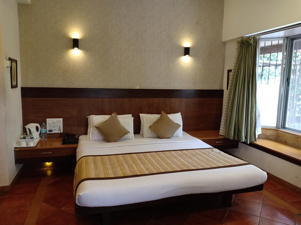 Hotel Chandralok Лонавла Екстер'єр фото