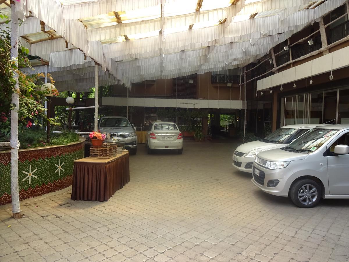 Hotel Chandralok Лонавла Екстер'єр фото